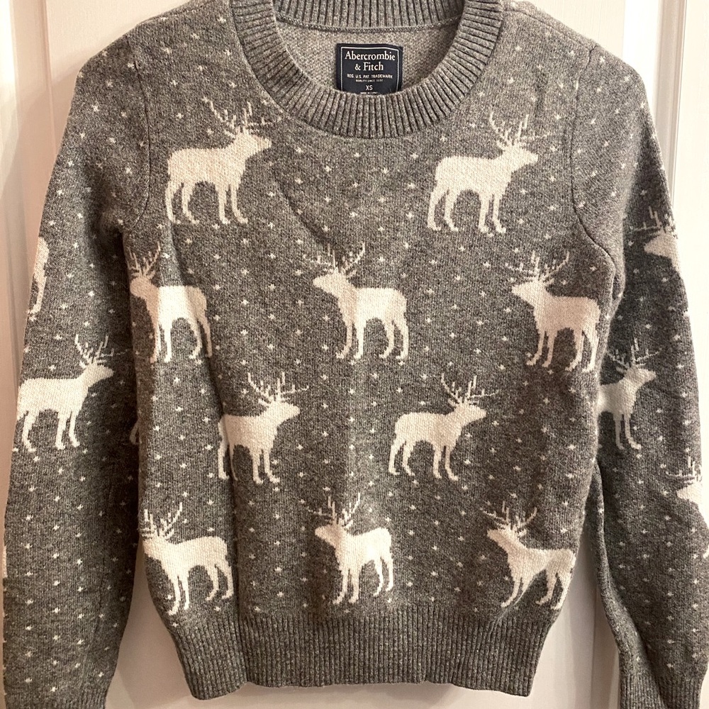 ABERCROMBIE AND FITCH COZY & WARM WINTER REINDEER DESIGN SWEATER XS